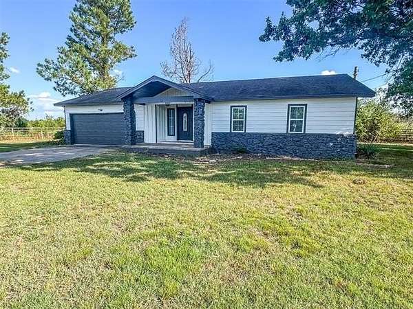 6 Acres of Land with Home for Sale in Muskogee, Oklahoma