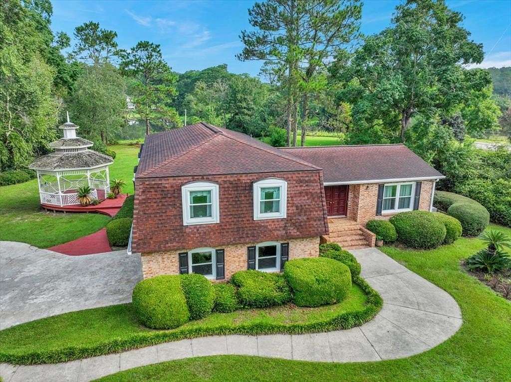 1.73 Acres of Residential Land with Home for Sale in Moultrie, Georgia