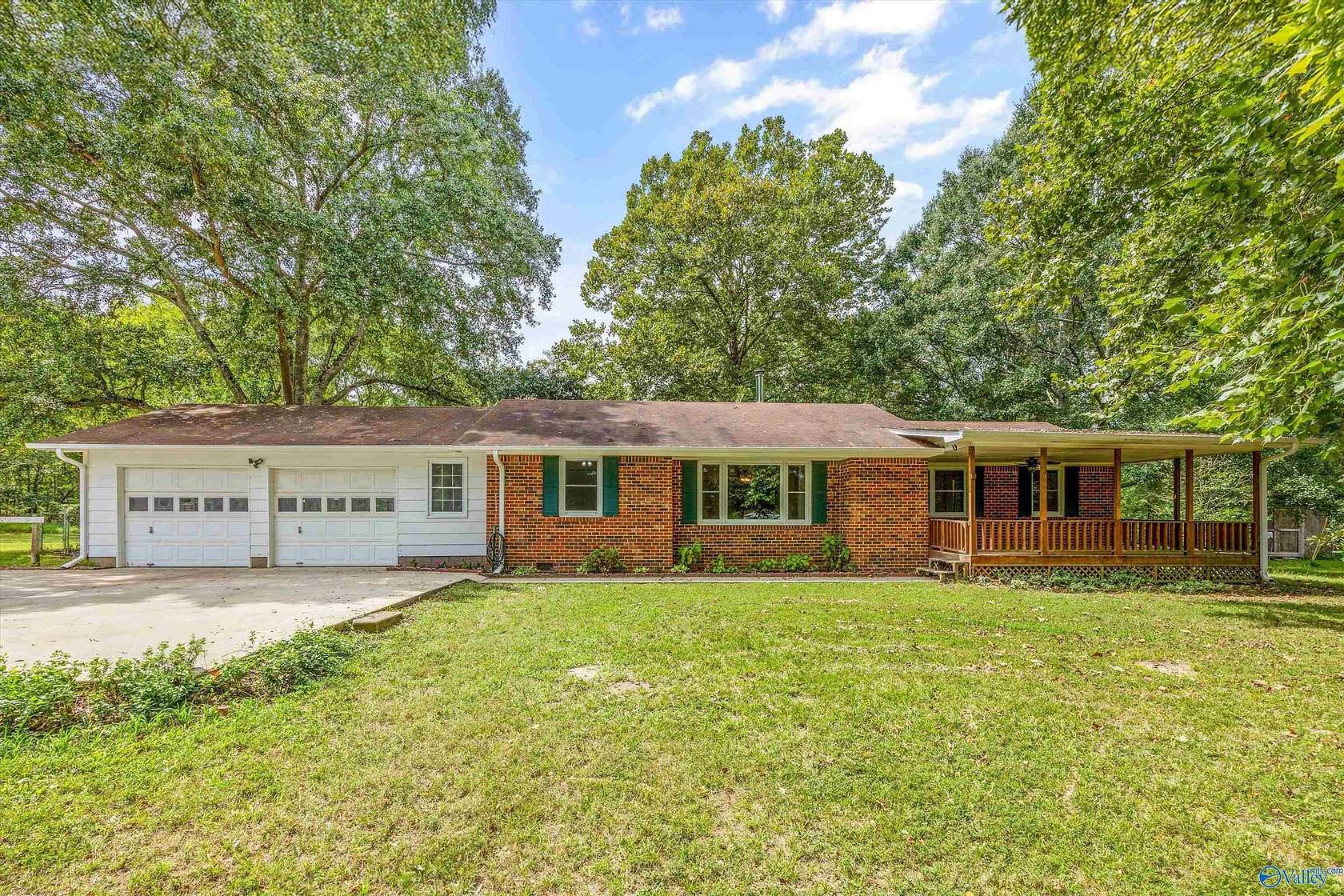 19.6 Acres of Land with Home for Sale in Ardmore, Alabama