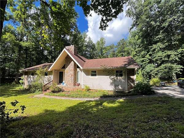 2 Acres of Residential Land with Home for Lease in Sharpsburg, Georgia