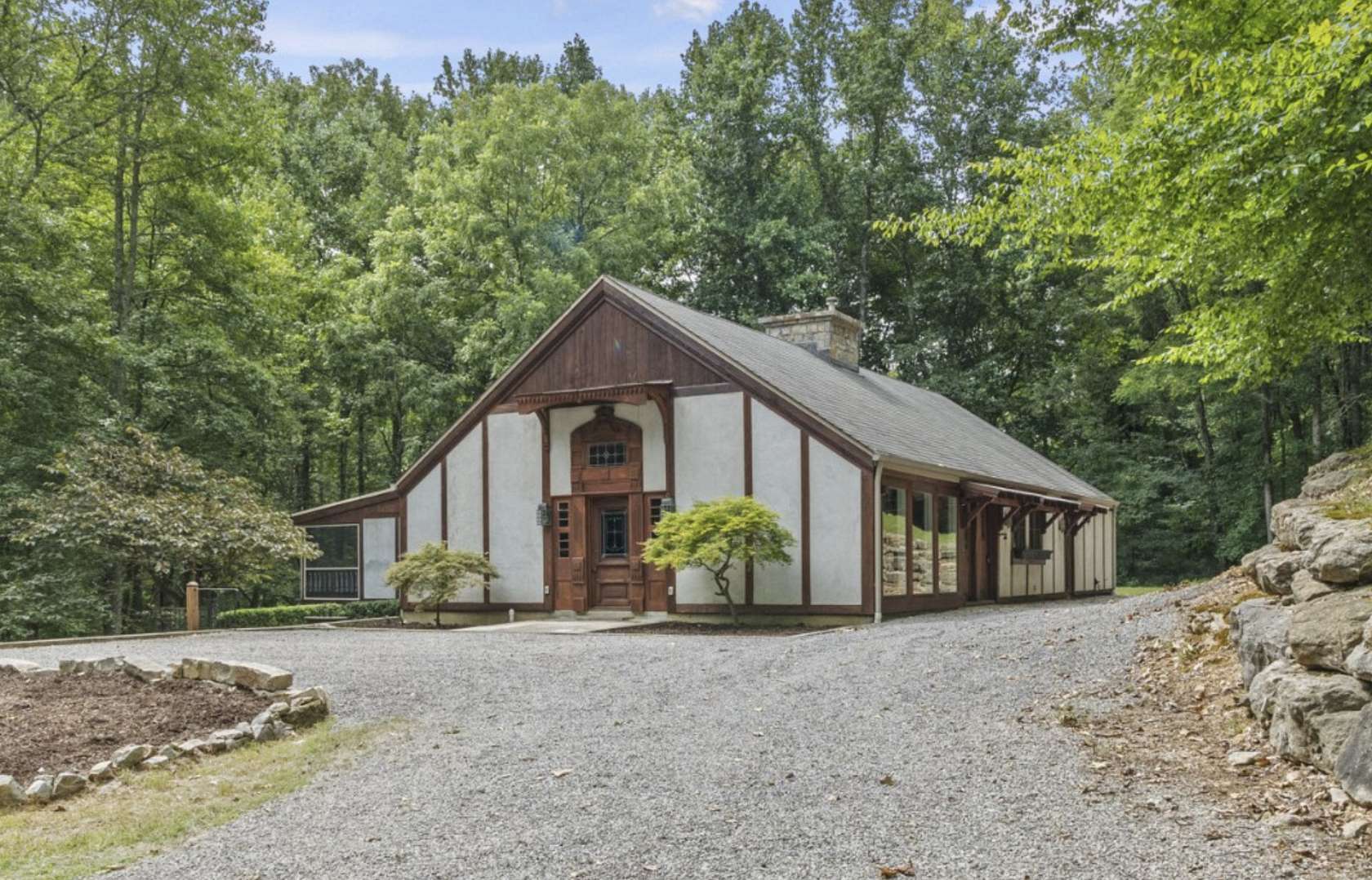 9 Acres of Residential Land with Home for Sale in Cottontown, Tennessee