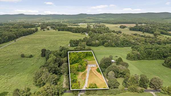 4 Acres of Residential Land with Home for Sale in LaFayette, Georgia