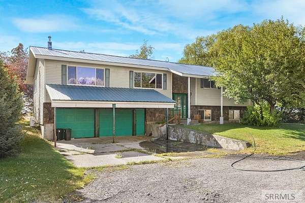 10 Acres of Residential Land with Home for Sale in St. Anthony, Idaho