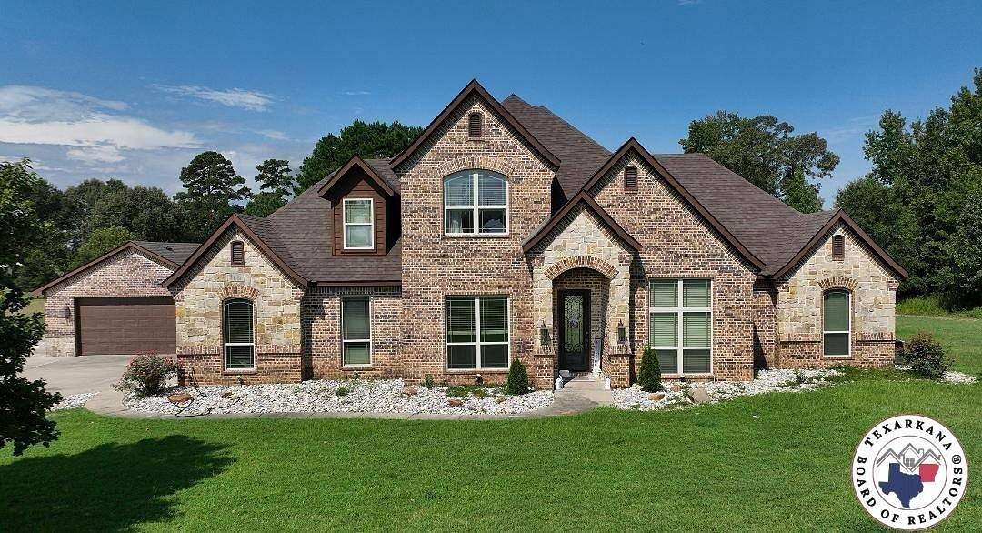 5 Acres of Residential Land with Home for Sale in Texarkana, Texas