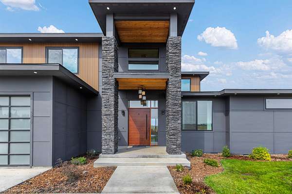 4.77 Acres of Residential Land with Home for Sale in Spokane, Washington