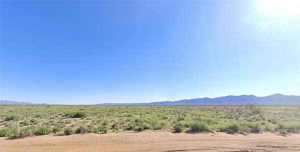 2.5 Acres of Residential Land for Sale in Golden Valley, Arizona