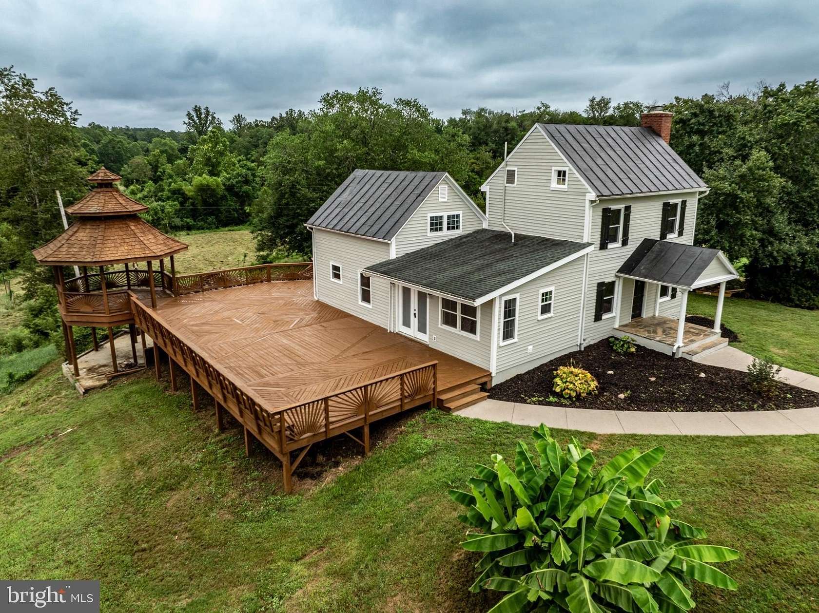 15 Acres of Land with Home for Sale in Amissville, Virginia