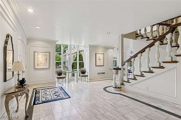 6.62 Acres of Residential Land with Home for Sale in Warren, Ohio