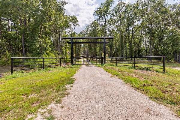 11.9 Acres of Improved Land for Sale in Lufkin, Texas