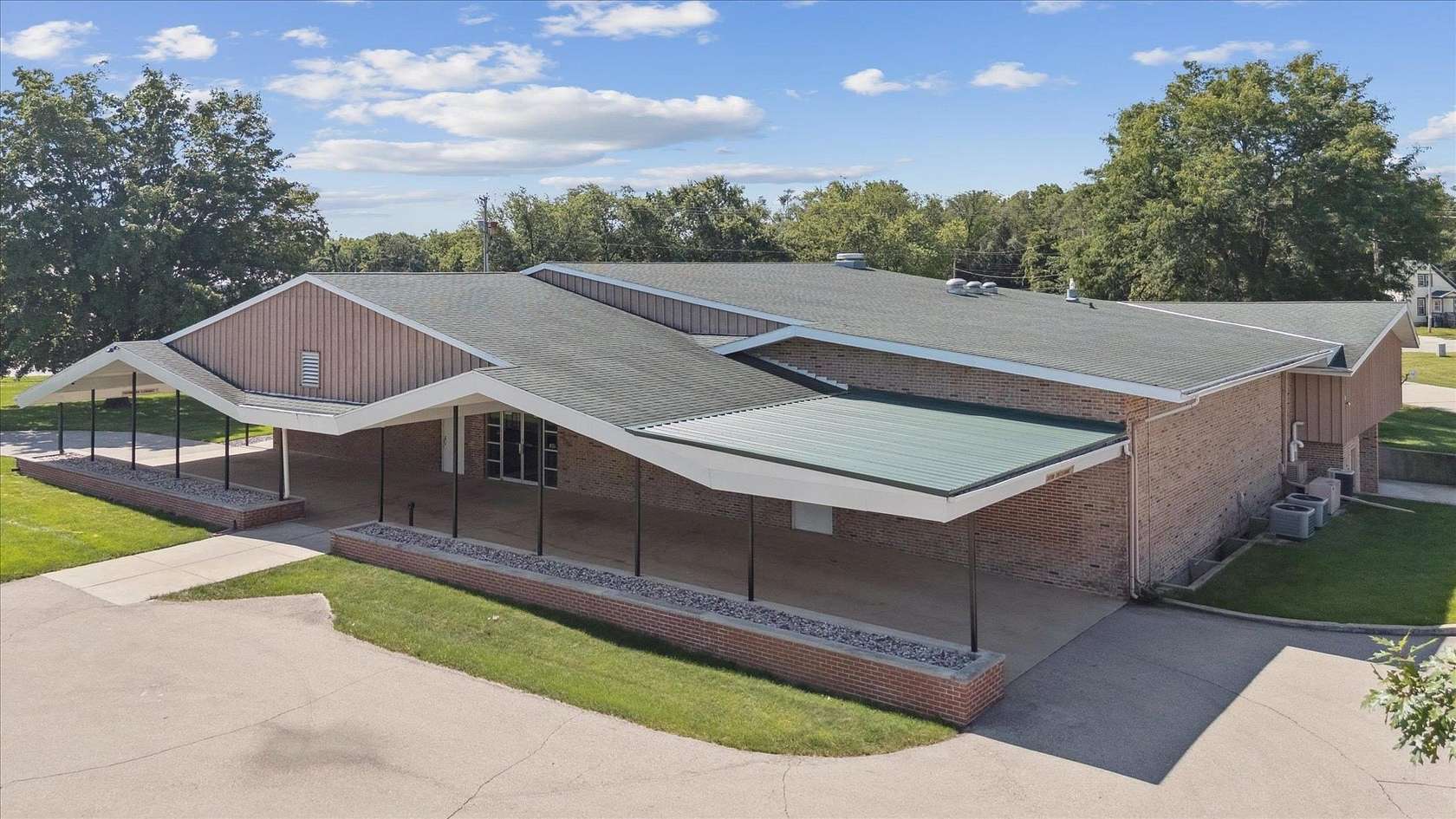 3 Acres of Improved Commercial Land for Sale in Beloit, Wisconsin
