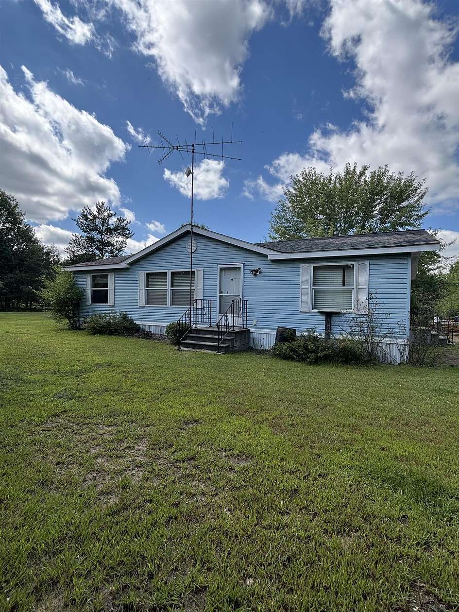 1.5 Acres of Residential Land with Home for Sale in Nekoosa, Wisconsin