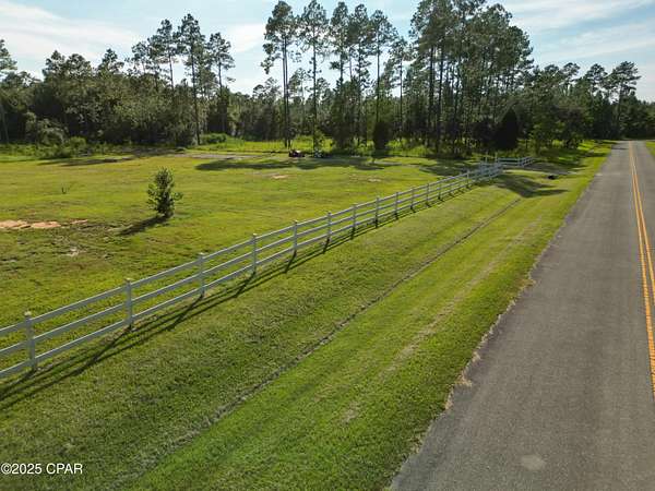 4 Acres of Residential Land for Sale in Vernon, Florida
