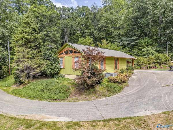 18.3 Acres of Land with Home for Sale in Valley Head, Alabama