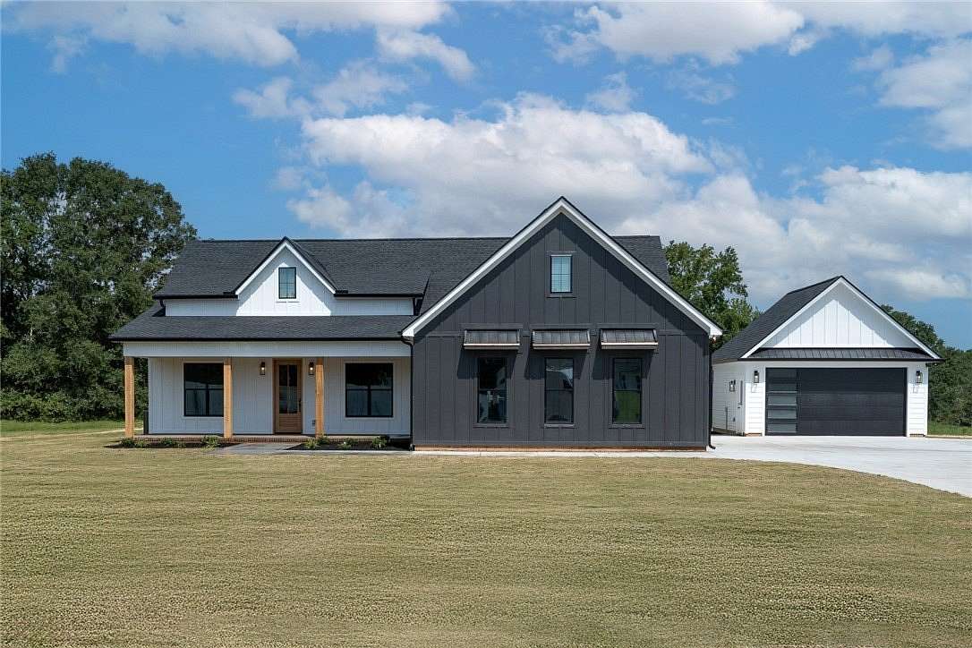 2.25 Acres of Residential Land with Home for Sale in Honea Path, South Carolina