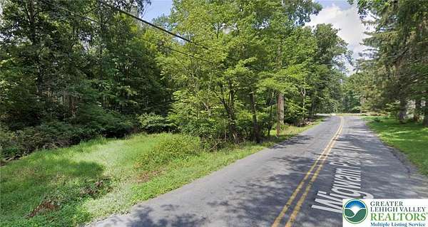 33 Acres of Recreational Land for Sale in Stroudsburg, Pennsylvania