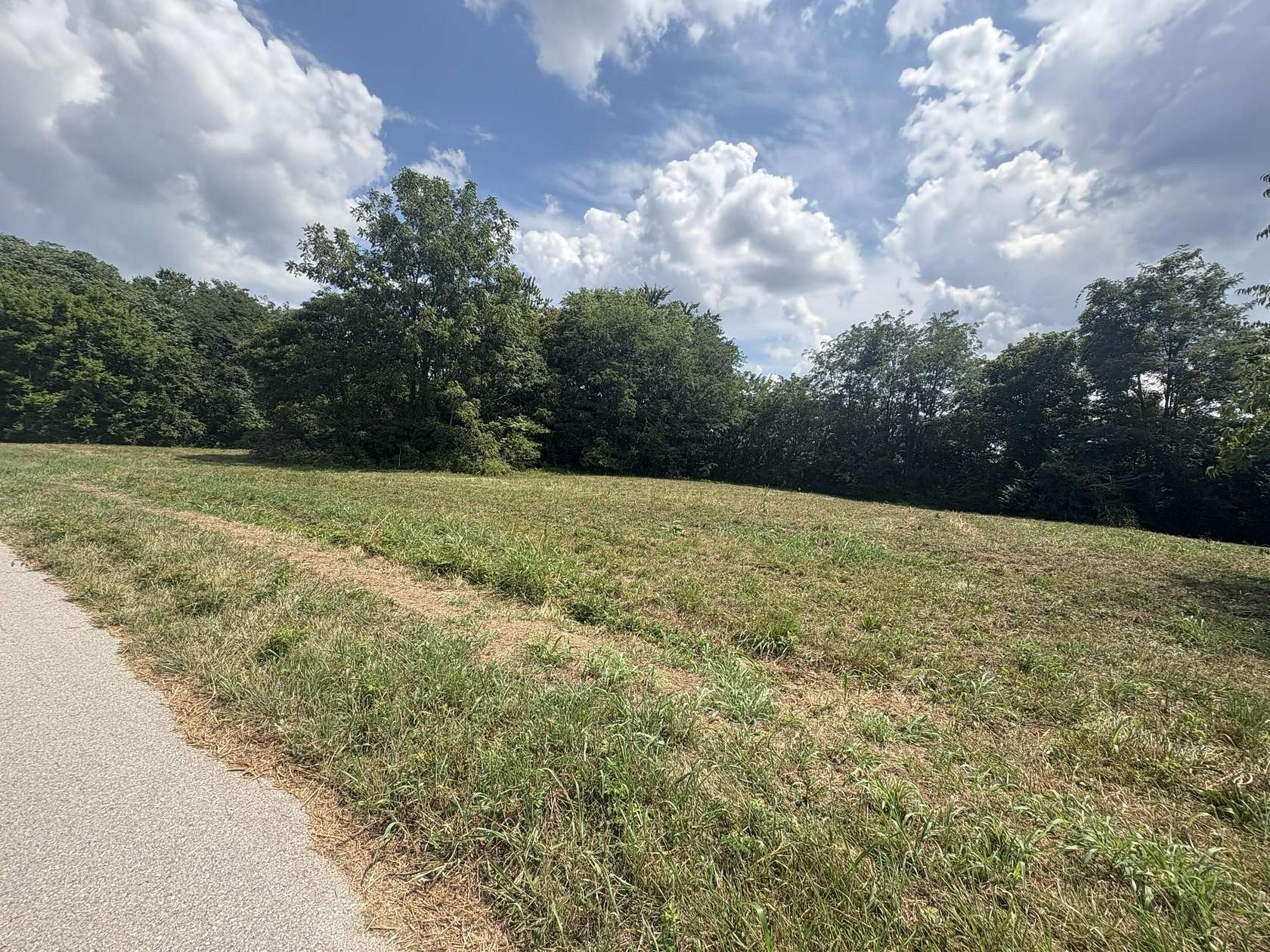 0.5 Acres of Land for Sale in Somerset, Kentucky