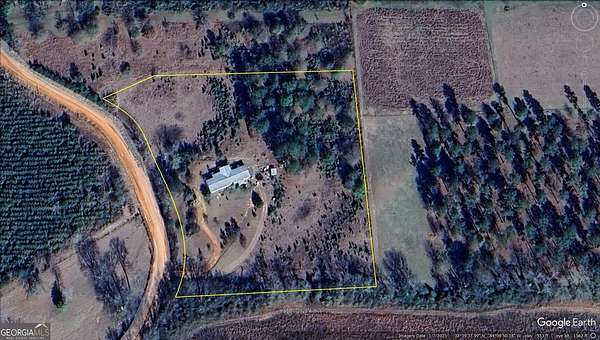 5 Acres of Residential Land with Home for Sale in Reynolds, Georgia
