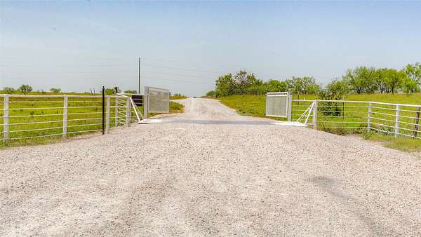 10 Acres of Land for Sale in Decatur, Texas