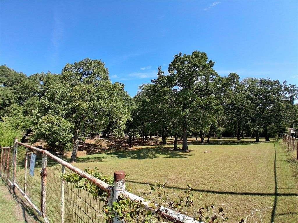 2.59 Acres of Residential Land for Sale in Grandview, Texas