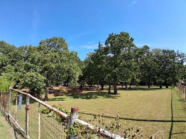 2.59 Acres of Residential Land for Sale in Grandview, Texas