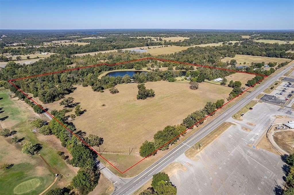 52 Acres of Mixed-Use Land for Sale in Mineola, Texas