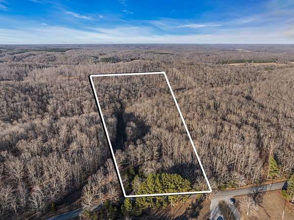 8 Acres of Residential Land for Sale in Nunnelly, Tennessee