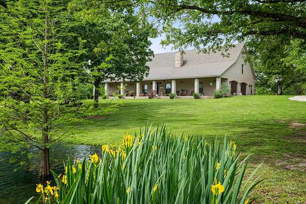 3.5 Acres of Residential Land with Home for Sale in Jonesboro, Arkansas