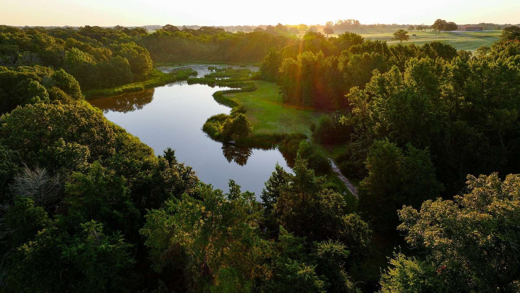 21.7 Acres of Land with Home for Sale in Athens, Texas