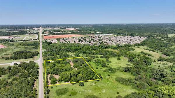 5 Acres of Improved Land for Auction in Edmond, Oklahoma