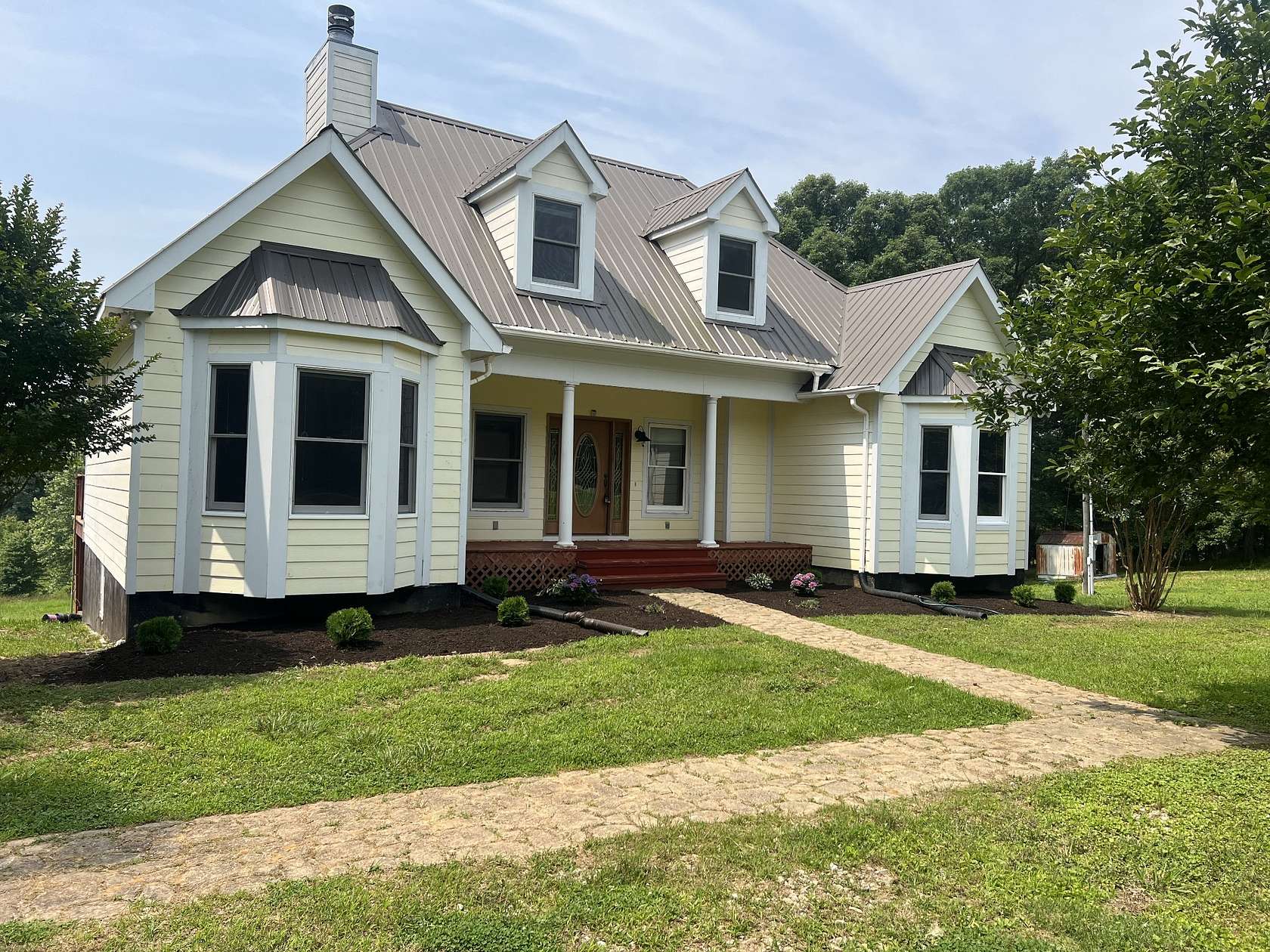 2.76 Acres of Residential Land with Home for Sale in Dickson, Tennessee