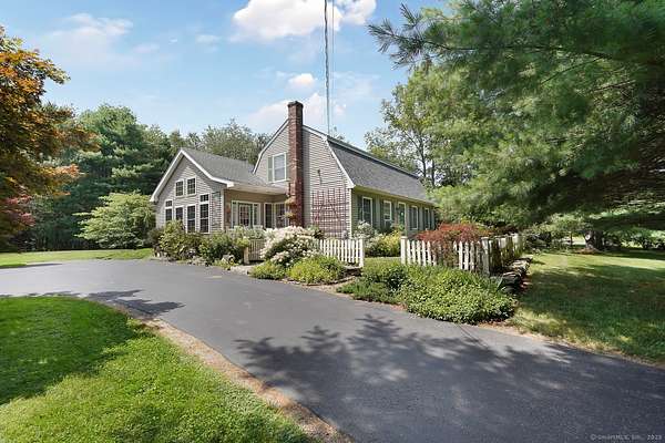 1.64 Acres of Residential Land with Home for Sale in Woodstock, Connecticut
