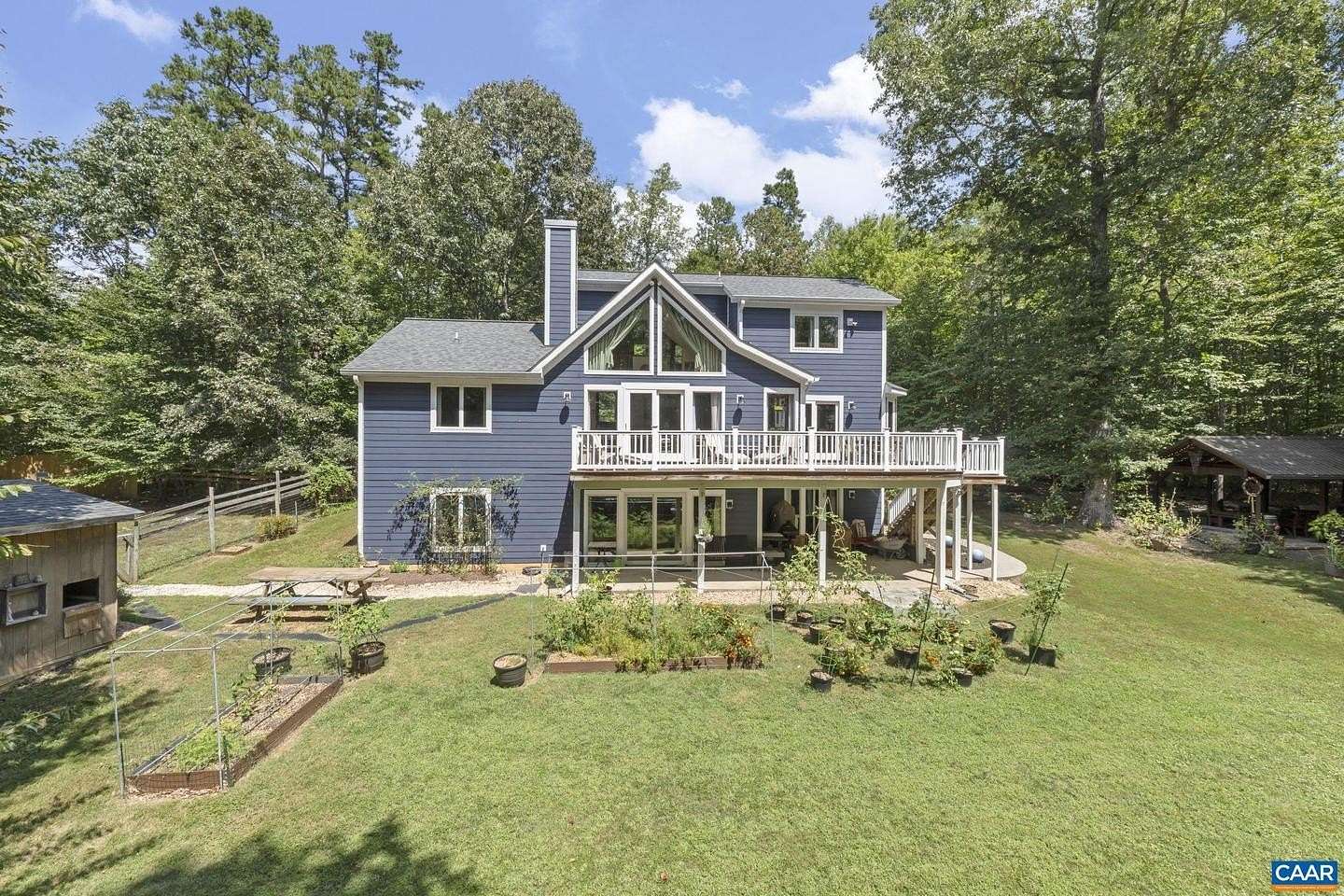 4.9 Acres of Residential Land with Home for Sale in Scottsville, Virginia