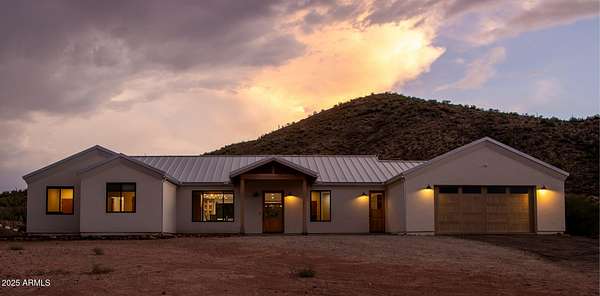 3.19 Acres of Residential Land with Home for Sale in Phoenix, Arizona