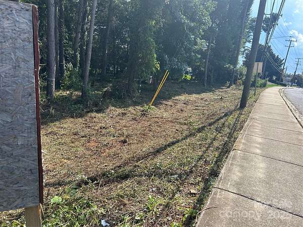 1 Acre of Residential Land for Sale in Matthews, North Carolina