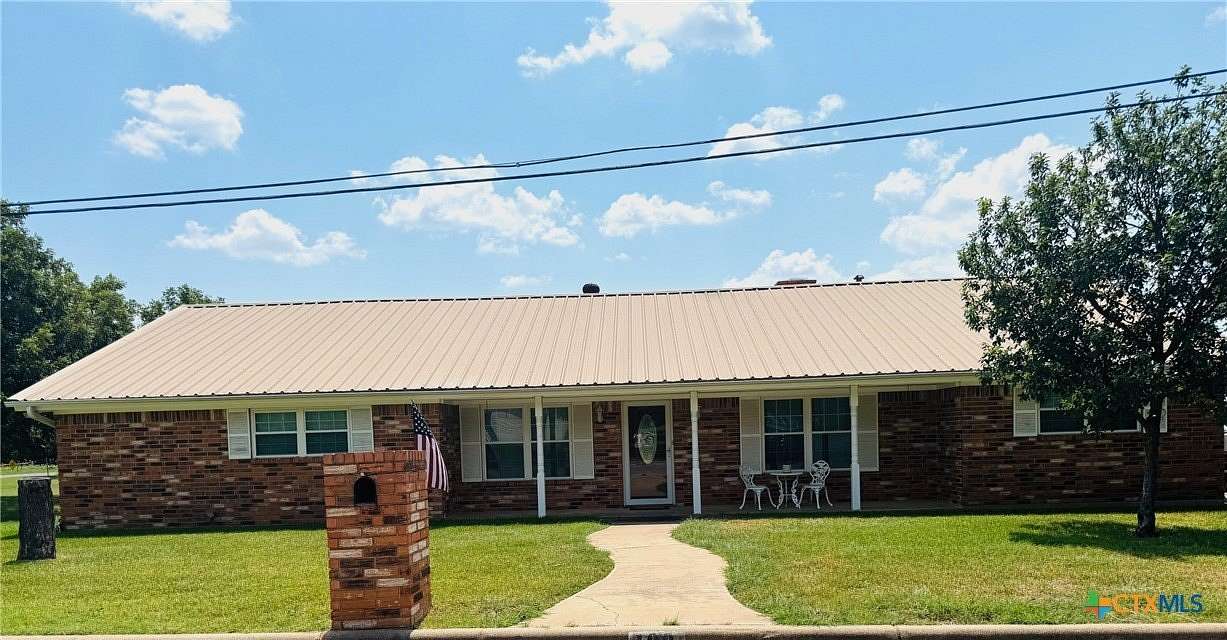 1.64 Acres of Residential Land with Home for Sale in Gatesville, Texas