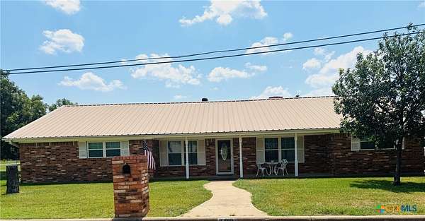 1.64 Acres of Residential Land with Home for Sale in Gatesville, Texas