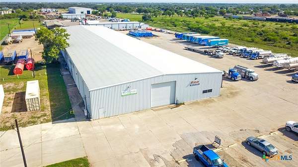 5.37 Acres of Improved Commercial Land for Sale in Victoria, Texas