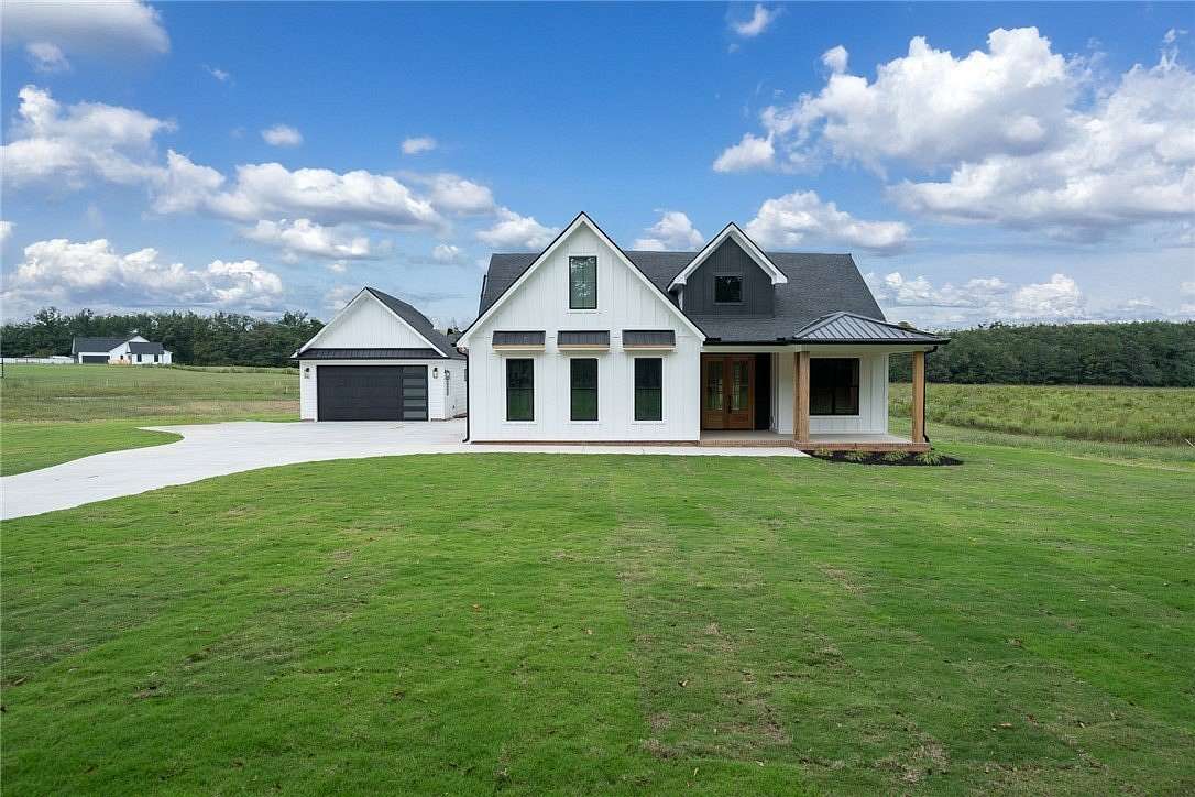 2.16 Acres of Residential Land with Home for Sale in Honea Path, South Carolina