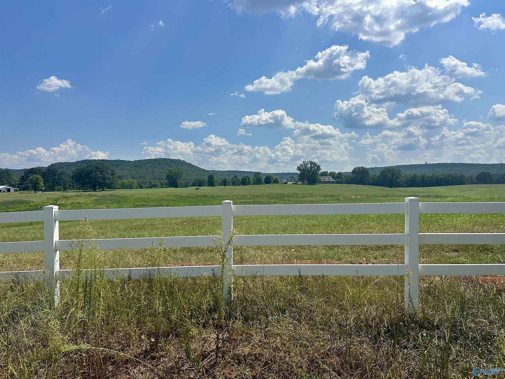 4.72 Acres of Land for Sale in Tuscumbia, Alabama