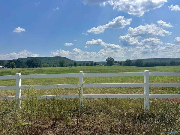 4.72 Acres of Land for Sale in Tuscumbia, Alabama