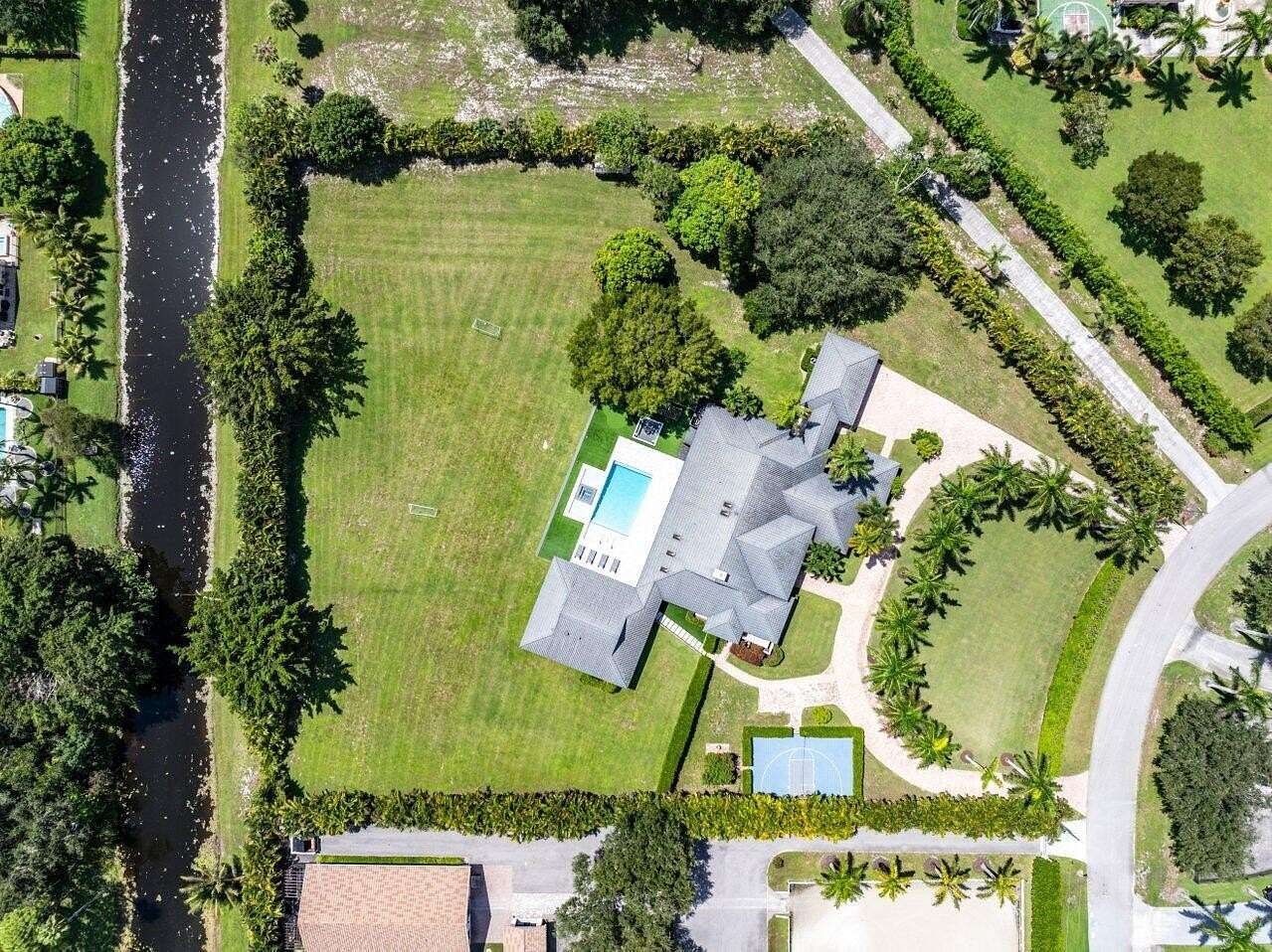 2.69 Acres of Residential Land with Home for Lease in Wellington, Florida