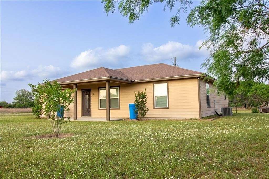 4.5 Acres of Residential Land with Home for Sale in Beeville, Texas