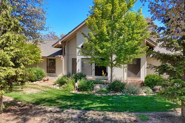 7.29 Acres of Land with Home for Sale in Mariposa, California