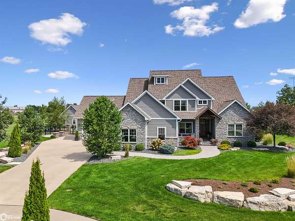 2.17 Acres of Residential Land with Home for Sale in Burlington, Iowa