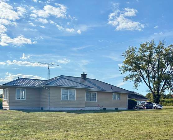 1.56 Acres of Residential Land with Home for Sale in Lawrenceville, Illinois