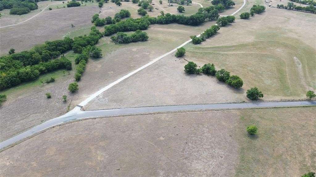 2 Acres of Residential Land for Sale in Muenster, Texas