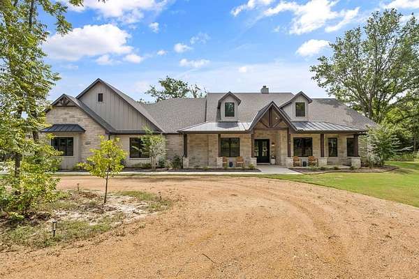 3.75 Acres of Residential Land with Home for Sale in Van Alstyne, Texas