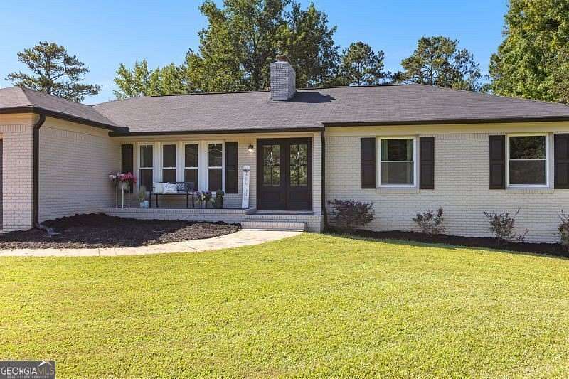 1.5 Acres of Residential Land with Home for Sale in Newnan, Georgia