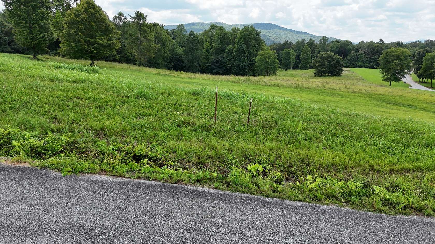 10.3 Acres of Land for Sale in McMinnville, Tennessee