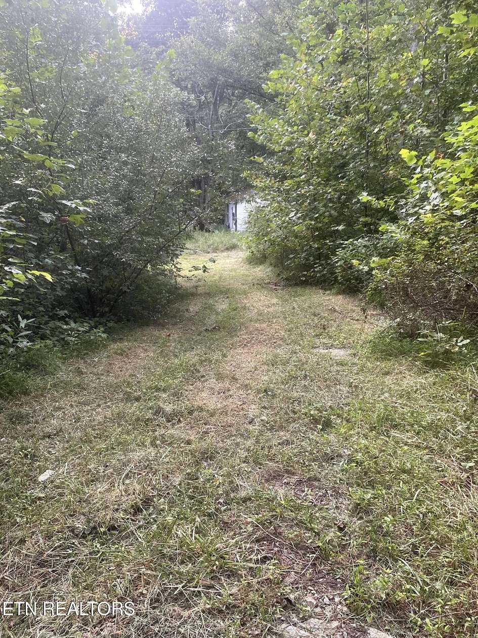 7 Acres of Residential Land for Sale in Elgin, Tennessee